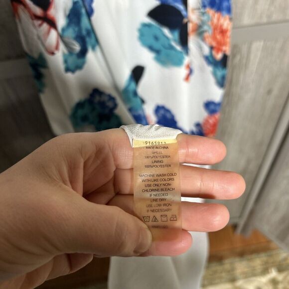 Vince Camuto Midi Dress White Color Floral Print Ruffle Neckline Size 4 - Picture 9 of 9